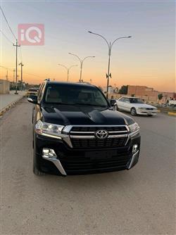 تۆیۆتا لاند کروزەر